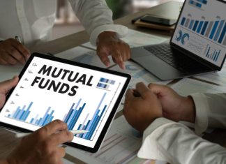 Active vs. Passive Mutual Funds: Which One Wins in 2026? mutual funds